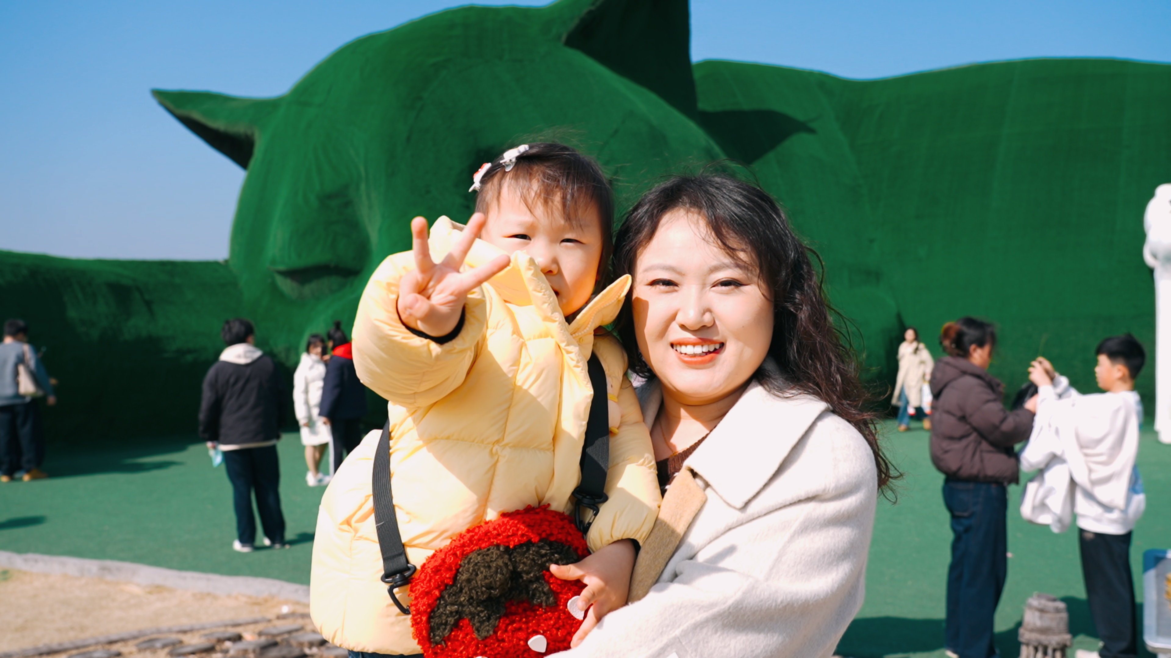 春节假期，猫咪萌宠们等你一起辞旧迎新，欢度马年～